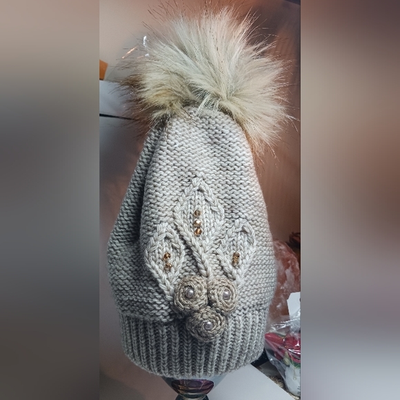 Hat Beanie for Women Winter Warm Embroidery Flowers Knitted - Picture 2 of 3